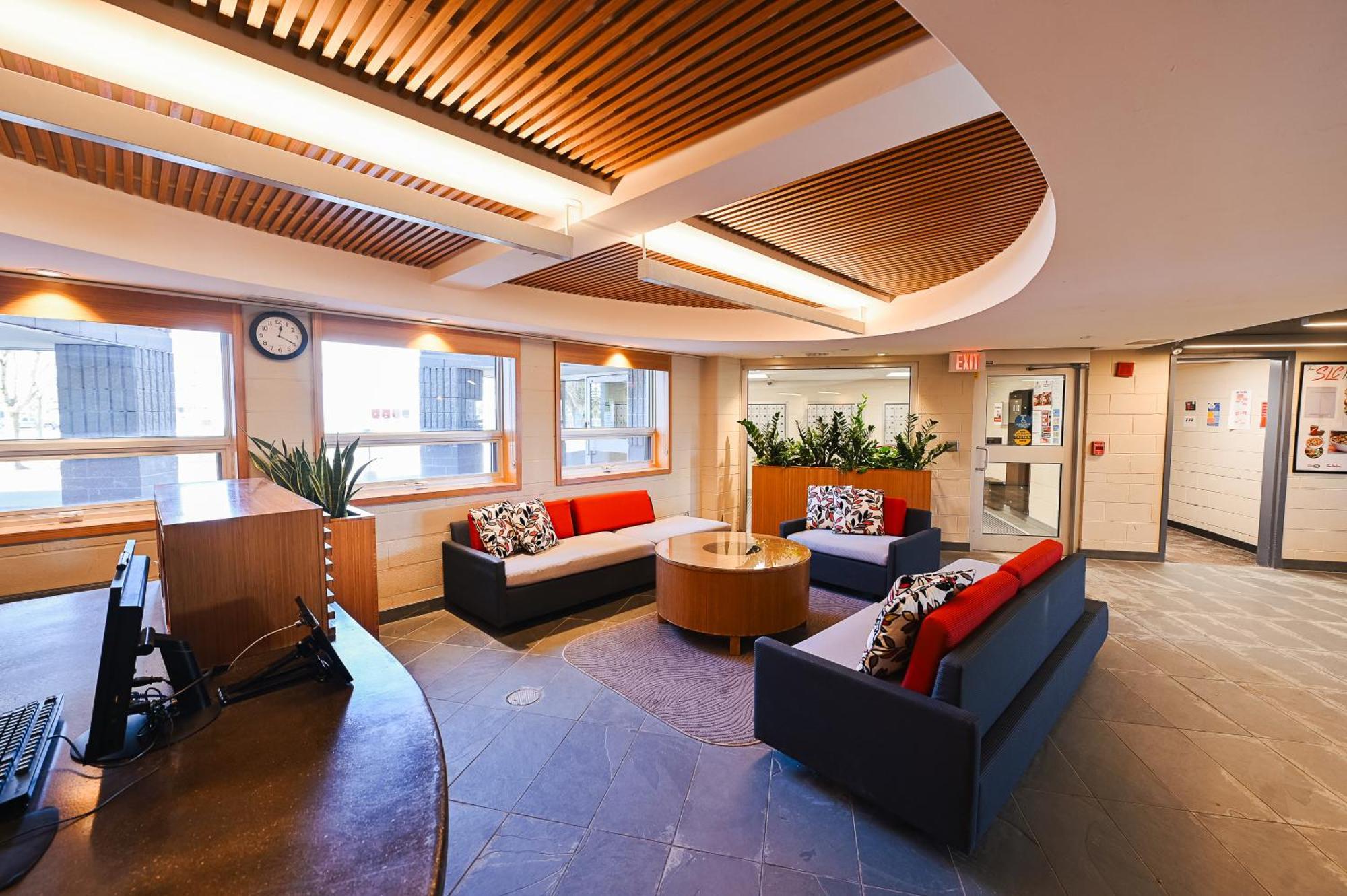 & Conference Centre - 2* Kingston